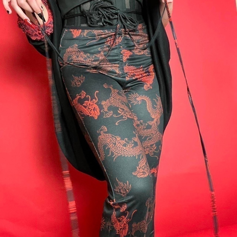 Black and red dragon print tie pants ๐คโค๏ธโโโโโโโโโโโโโโโโโโโโโโ - Picture 3 of 4